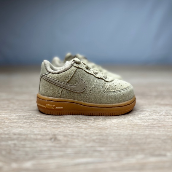Nike Air Force 1 Low - Picture 2 of 6